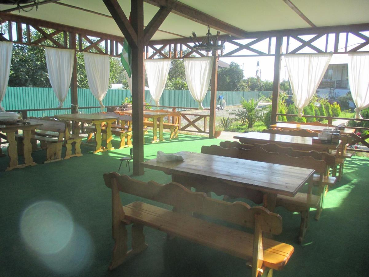 Guest House У Дедушки Самвела Alakhadzi Exterior photo