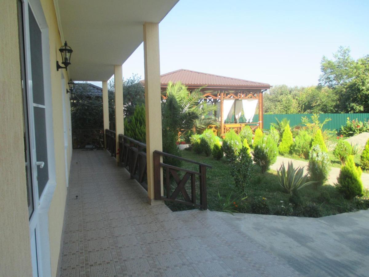 Guest House У Дедушки Самвела Alakhadzi Exterior photo